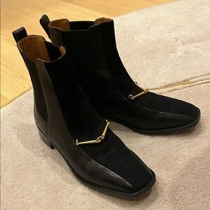 Tory Burch Equestrian Gold Chain Chelsea Bootie size 9
